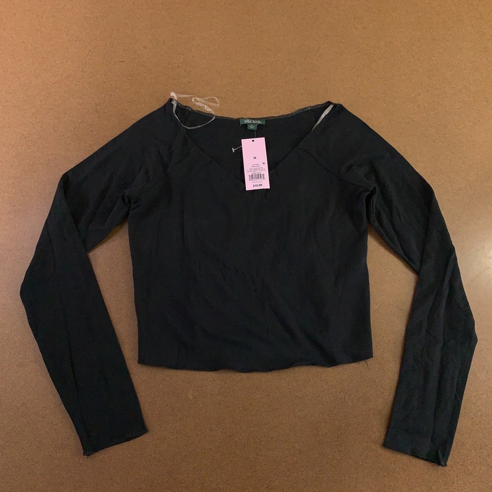 Wild Fable Womens Size Medium Black Long Sleeve V Neck Crop Top NWT